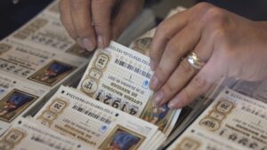 Baro savininkai išviliojo loterijos laimėtoją iš 12 mln