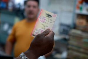 Mega Millions Sales Balloon, Jackpot iki 1 mlrd. USD Kalėdų