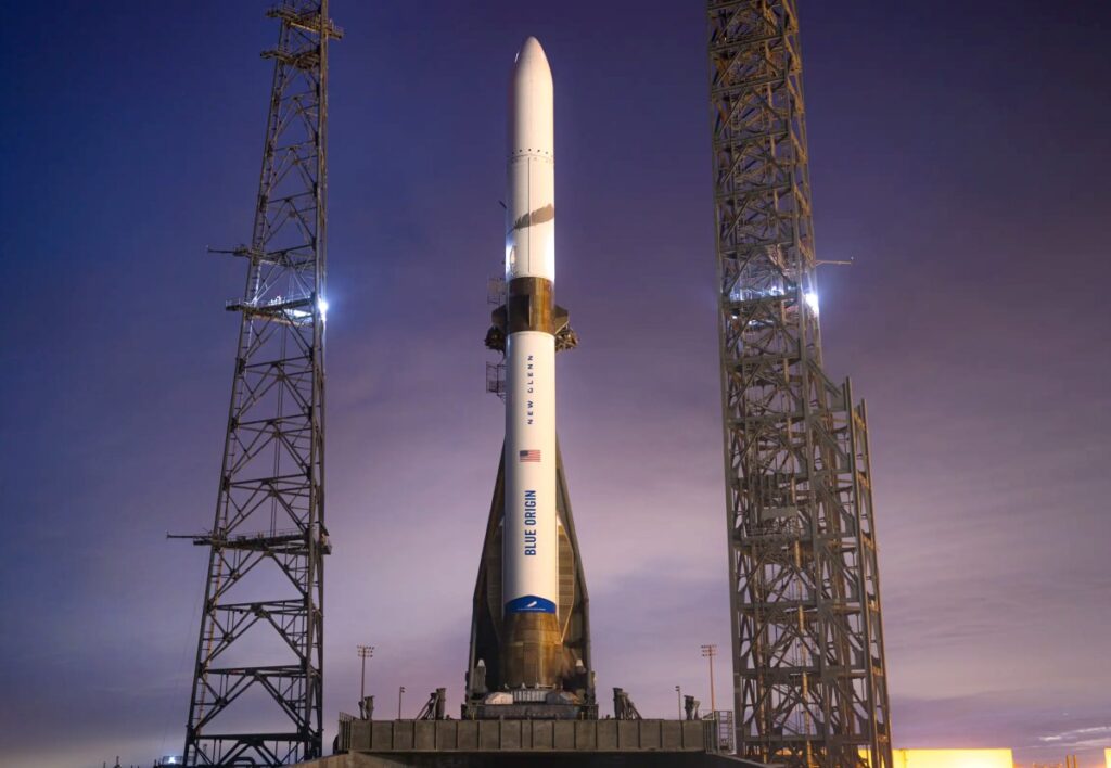 „Blue Origin“ atideda „New Glenn“ megaraketos paleidimą