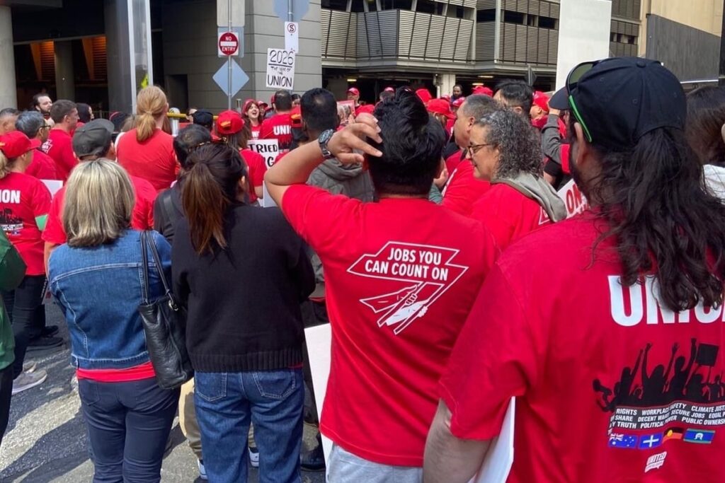„Crown Melbourne Casino“ darbuotojai streikuoja Naujųjų metų išvakarėse