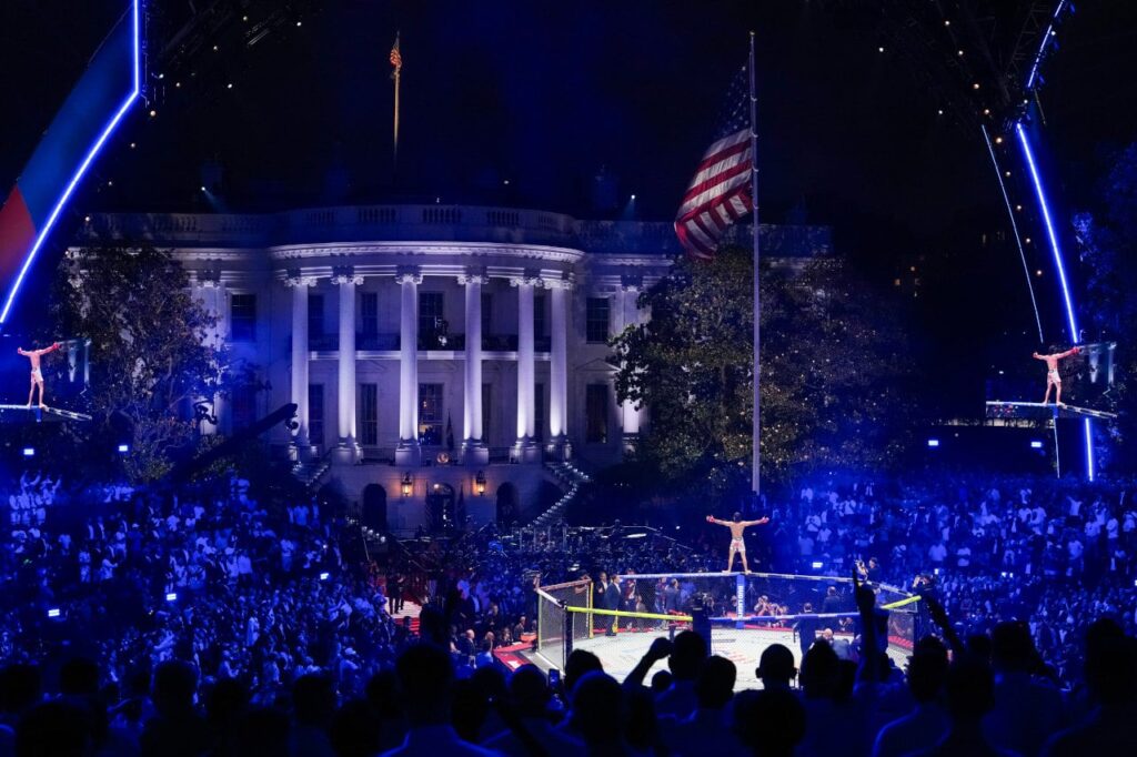 Gaethje apstulbina Topuria kaip sunkiasvorės „Underdog Cashes“.