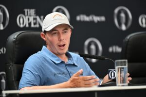 Mattas Fitzpatrickas kalbasi su sporto lažybininkais prieš atvirą čempionatą