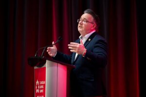 Alberta Minister Rebukes BCLC Chair Over iGaming Criticism